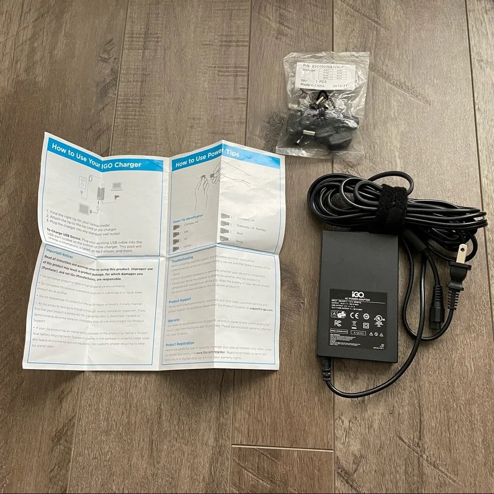 iGO Blue AC Power Adapter + USB 100-240V Model 6630096-0100B + 8 Tips